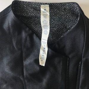 !! Perfect Condition !! LuLuLemon Jacket !!